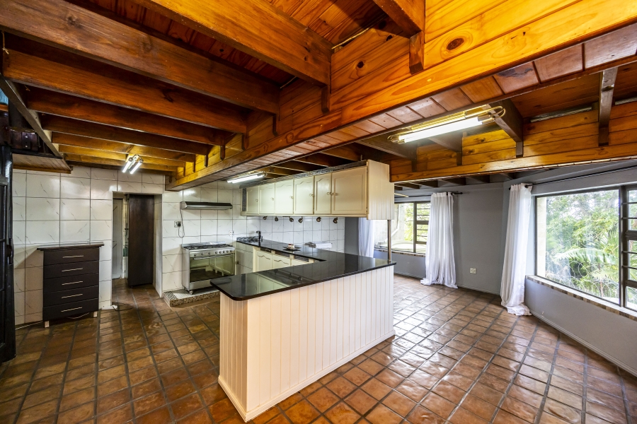 4 Bedroom Property for Sale in Sunnyridge Eastern Cape